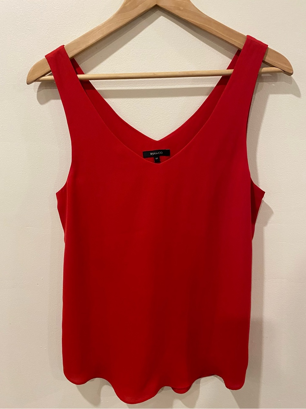 Red flowy tank size small RW&CO.